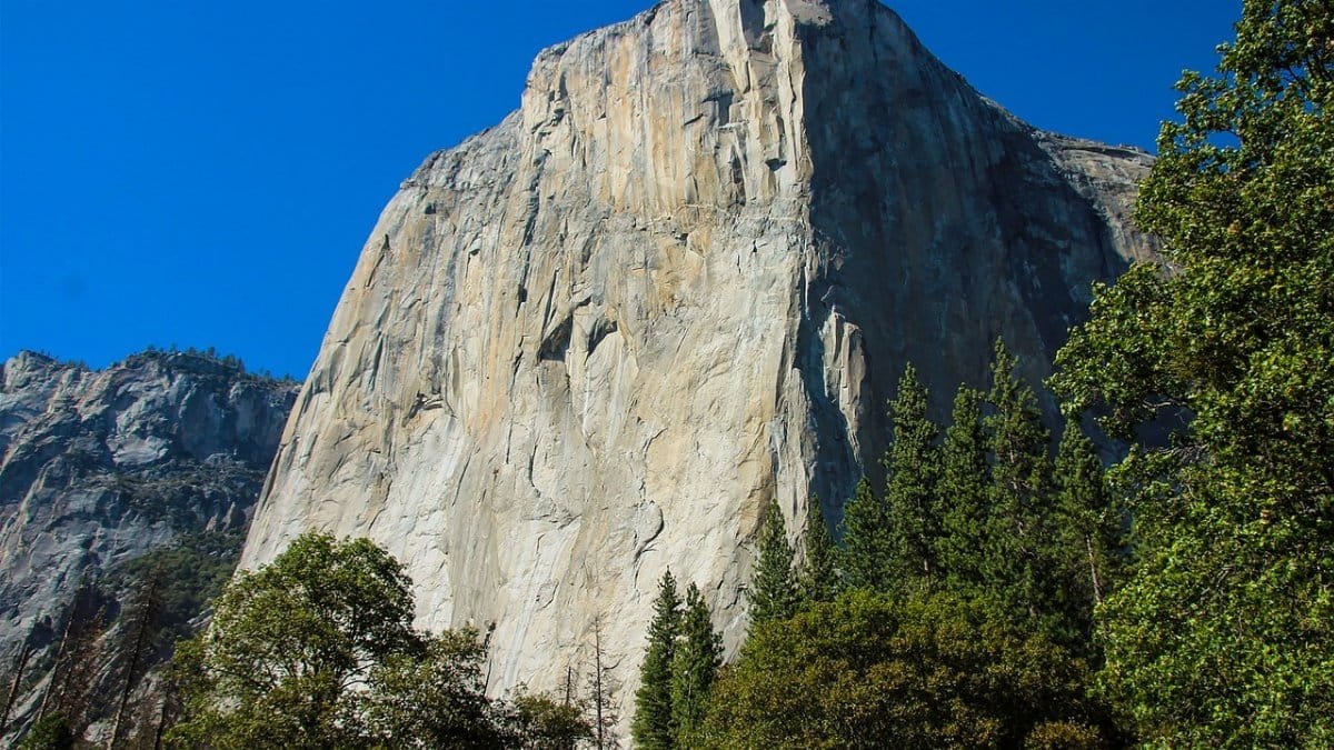 el capitan,  yosemite,  california,  valley,  landscape,  nature,  usa,  rock,  mountain,  granite,  mountains,  forest,  scenic,  travel,  steep,  hiking,  high,  natural,  landmark,  climb,  capitan,  outdoors,  el capitan,  el capitan,  el capitan,  el capitan,  el capitan via Pixabay