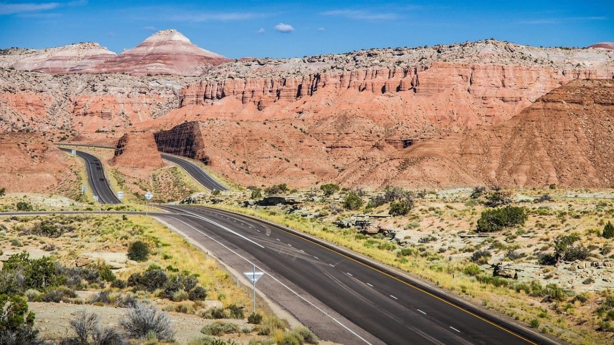 desert, highway, mountains, united states, nature, travel, usa, journey, discover, landscape, highway, usa, journey, journey, journey, journey, journey via Pixabay