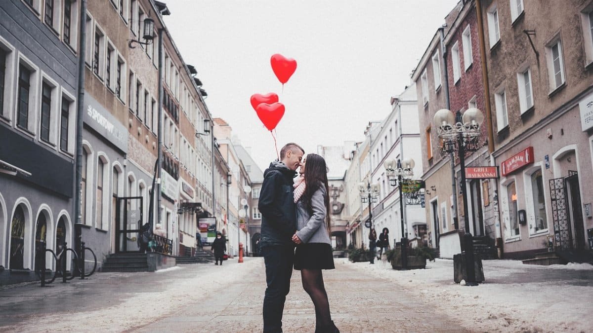 people, man, woman, couple, love, affection, intimacy, heart, valentines, road, street, urban, gray love, gray heart, gray city, gray road, gray street, intimacy, intimacy, intimacy, intimacy, intimacy via Pixabay