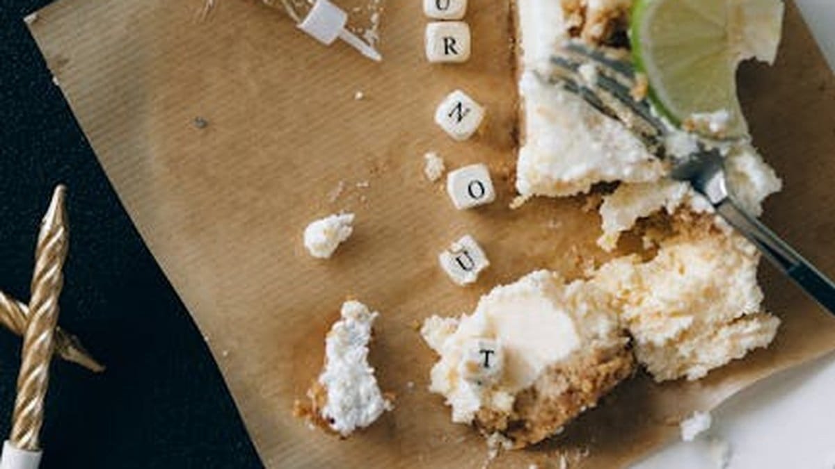 A slice of cake with burnout blocks on a plate, symbolizing stress and exhaustion. via Pexels