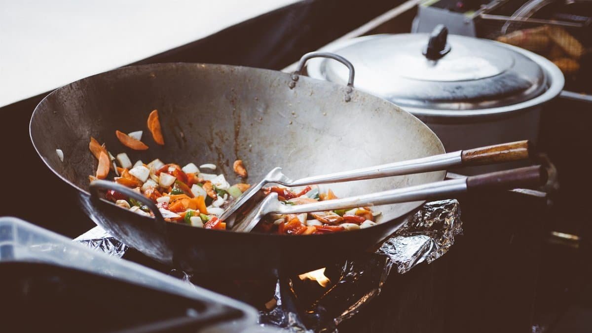 cooking, wok, chinese, asian, food, frying pan, meal, pan, vegetables, stir fry, frying, cook, cooking food, cooking vegetables, cooking, cooking, cooking, cooking, cooking, wok via Pixabay