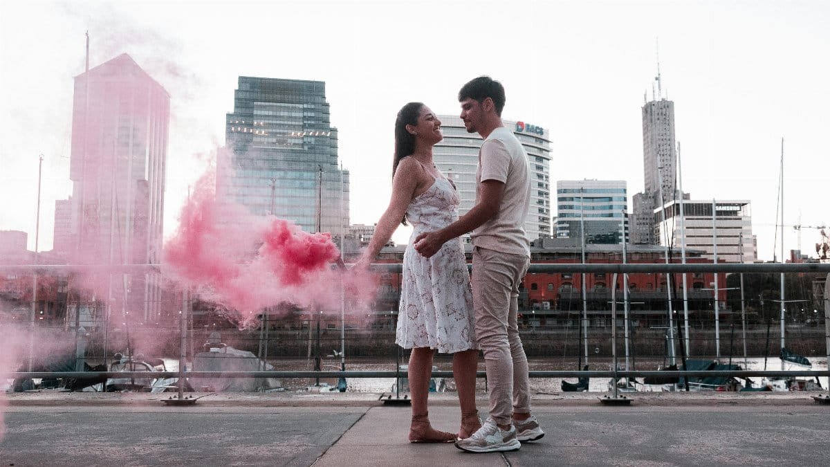 Free stock photo of adorable couple, adult couple, festejando el amor via Pexels