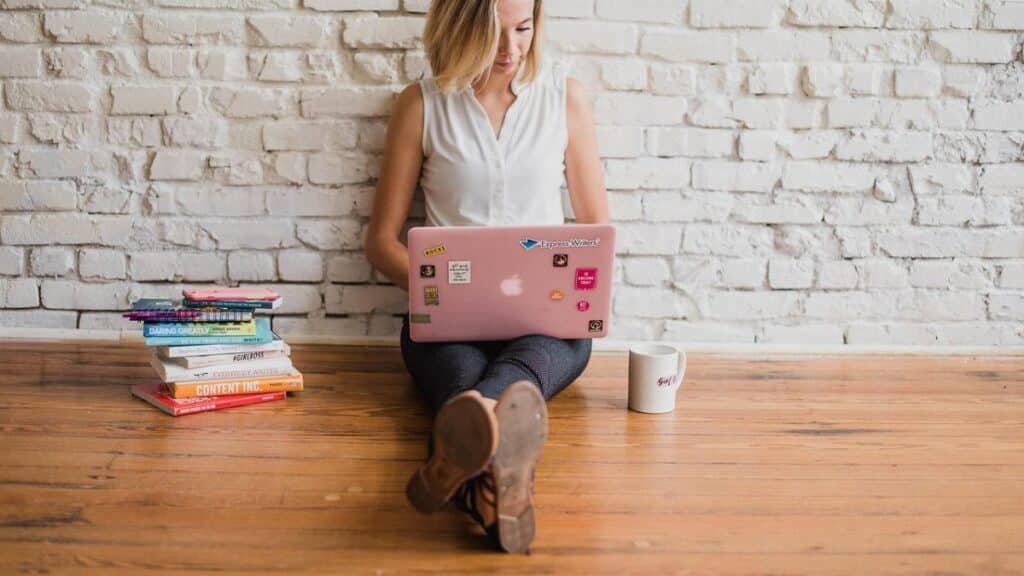 influencer,  writing,  girl,  woman,  typing,  on computer,  content marketing,  typing on floor,  written,  words,  handwriting,  brown computer,  brown laptop,  brown marketing,  brown writing,  influencer,  influencer,  influencer,  influencer,  writing,  writing,  writing,  writing,  writing,  typing,  content marketing via Pixabay