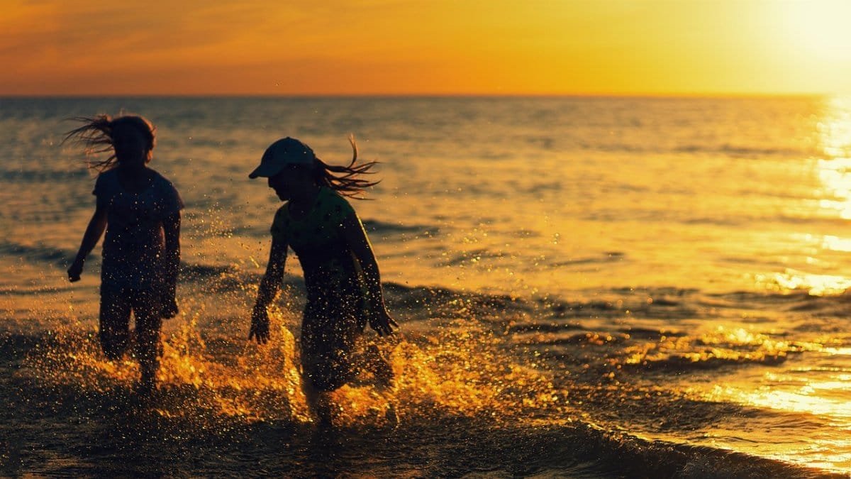 beach,  girls,  sunset,  sea,  fun,  coast,  summer,  sun,  to play,  freedom,  waves,  horizon,  water,  coastline,  seashore,  nature,  seascape,  vacations,  silhouettes,  beach,  fun,  fun,  fun,  fun,  fun,  summer,  sun