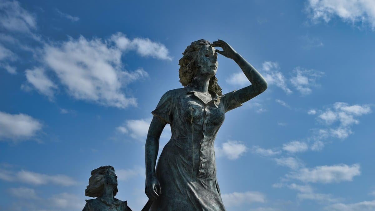 sculpture, women, girl, statue, looking, finding, monument, finding, finding, finding, finding, finding