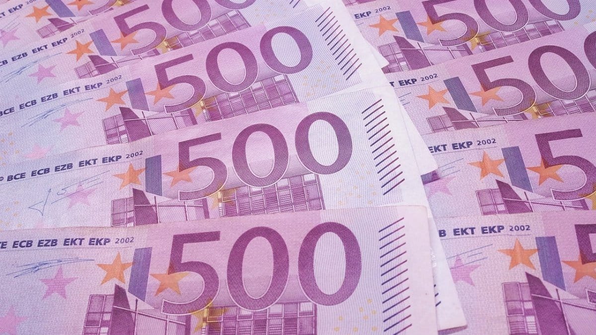 money, euro, finance, paper, notes, currency, exchange, bank, commerce, business, worth, european, cash, bills, wealth, financial, worth, worth, worth, worth, worth