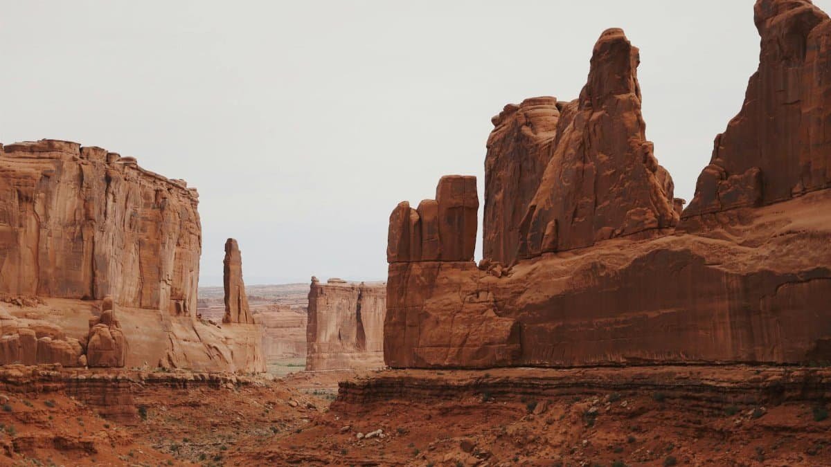 Explore the stunning red rock formations and natural beauty of Arches National Park, Utah.