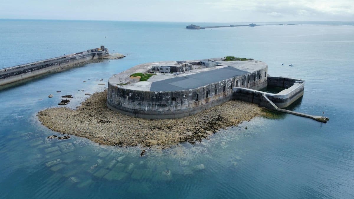 island defense