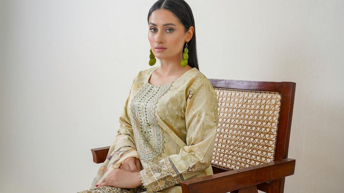 trendy pakistani eastern outfit 2025