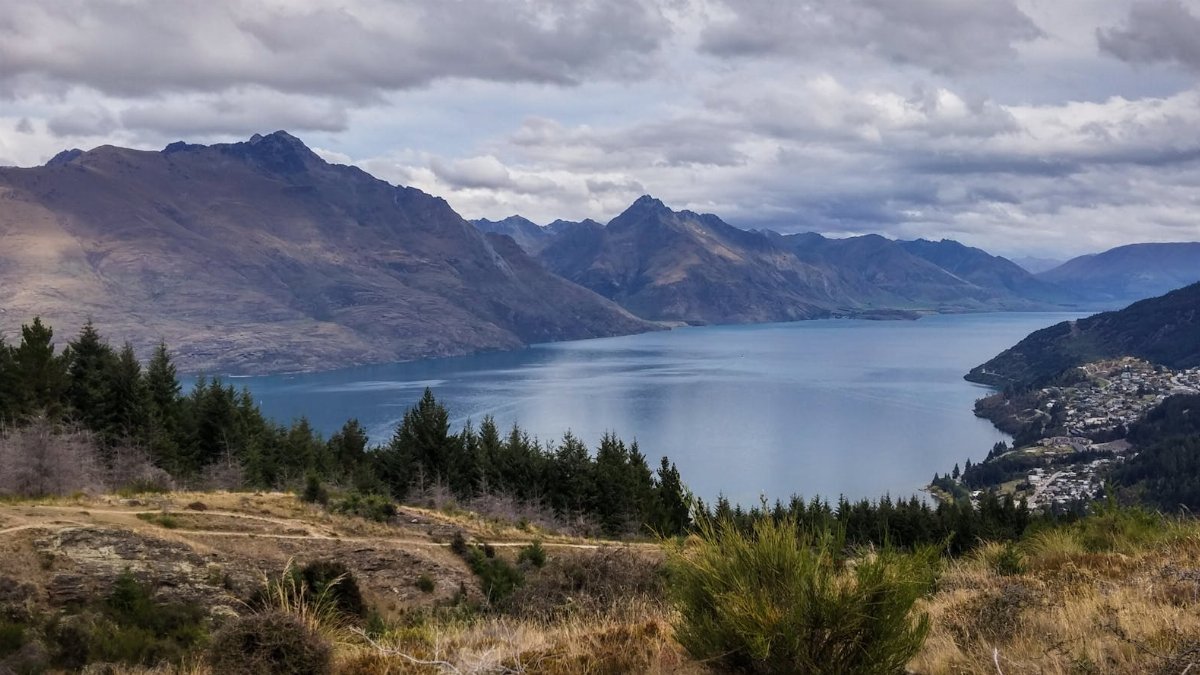 Breathtaking landscape of Lake Wakatipu with Remarkables mountains in Queenstown, New Zealand.