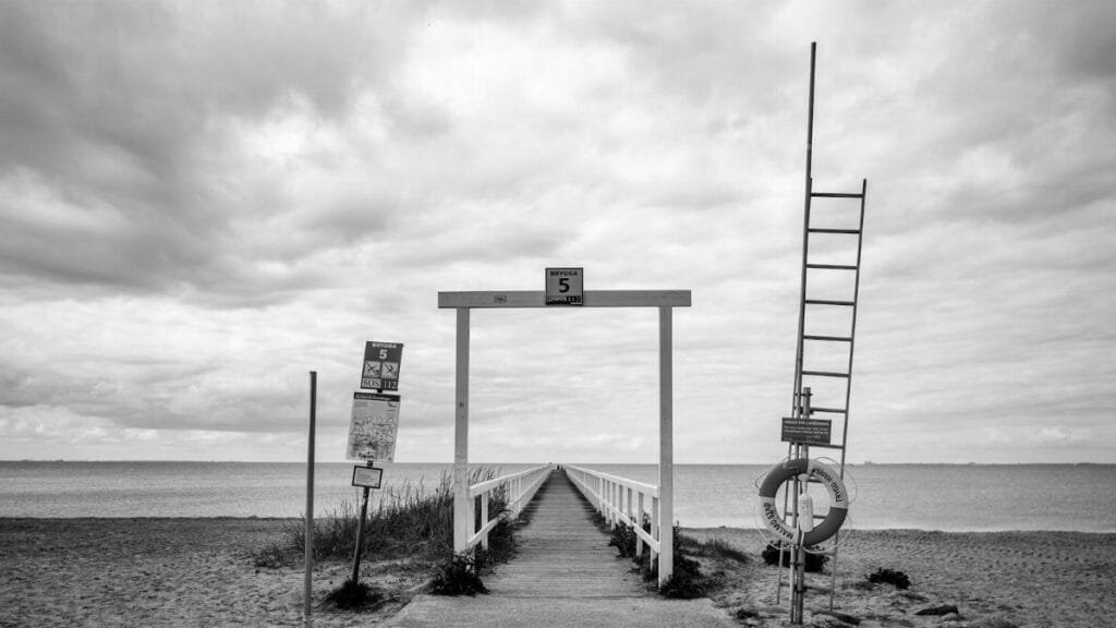 Nietzsche & Mindfulness: Bridging Existential Grit With Calm Featured