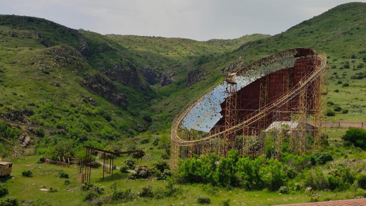 Free stock photo of abandoned, countryside, dish