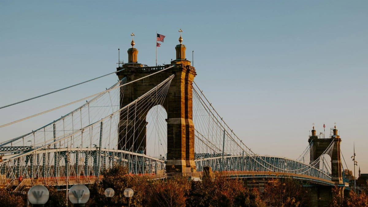 Scenic view of the iconic John A. Roebling Suspension Bridge in Cincinnati, Ohio during the day.