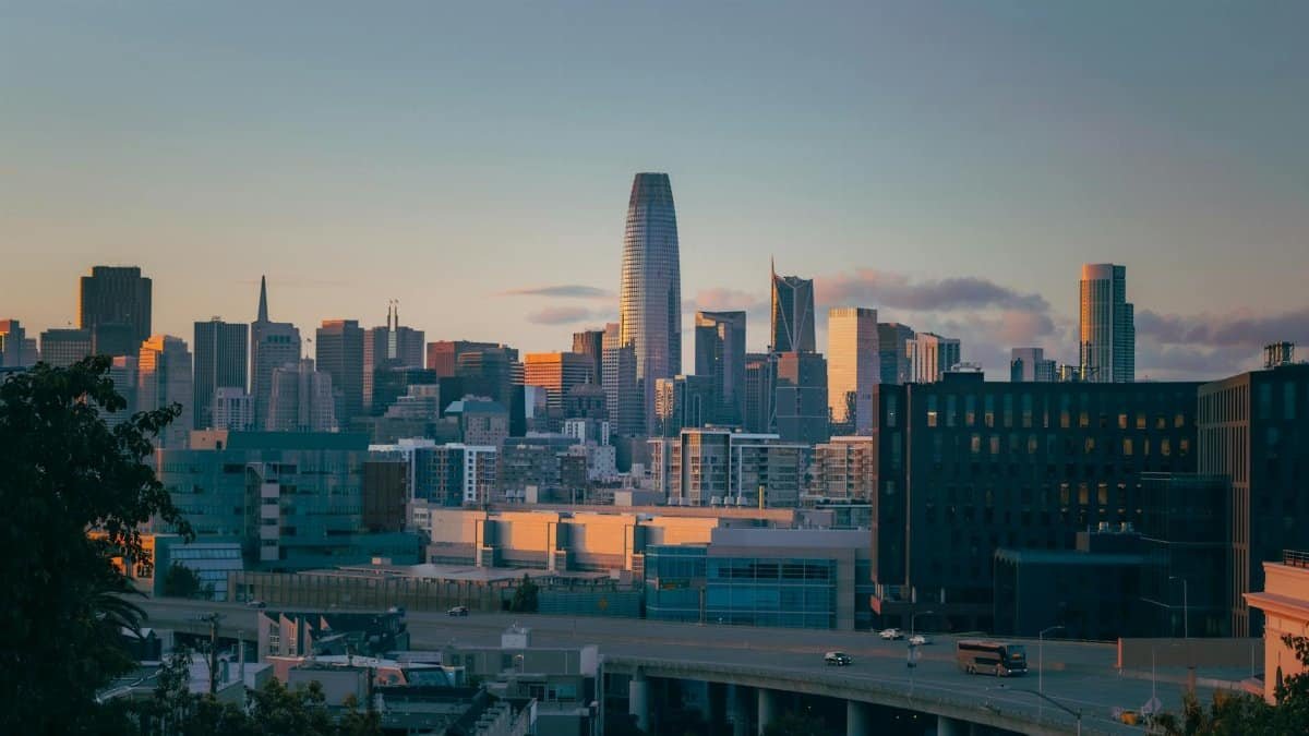 Stunning San Francisco skyline at sunset featuring iconic modern architecture and vibrant cityscape.
