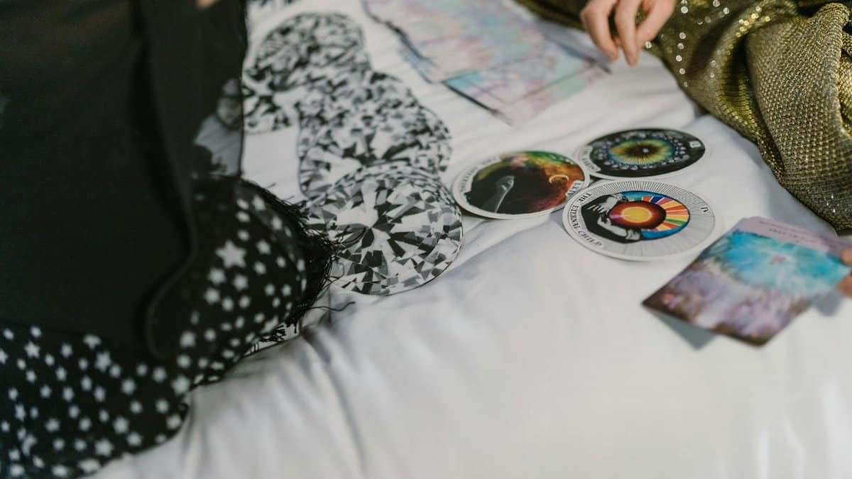 A mystical scene showing an intimate tarot card reading, exploring spiritual energy.