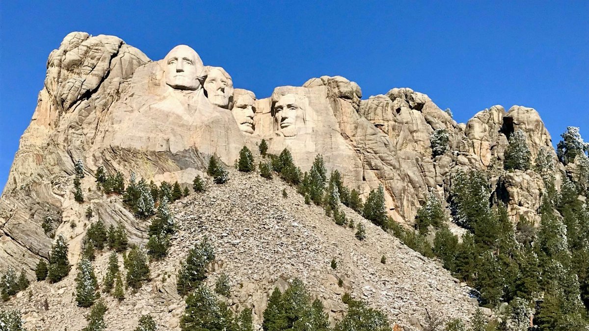 A clear view of Mount Rushmore National Memorial in Keystone, SD capturing four US presidents.