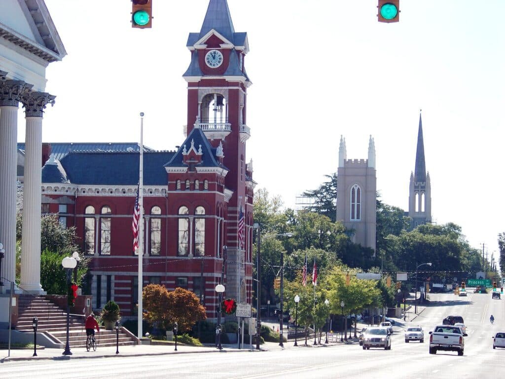 By Idawriter, CC BY-SA 3.0, https://commons.wikimedia.org/w/index.php?curid=53873880