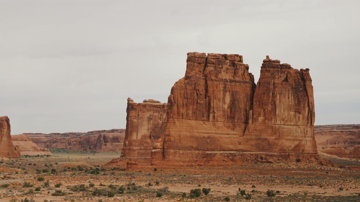 Stunning view of sandstone formations in Arches National Park, Utah, showcasing the beauty of natural red rock structures.