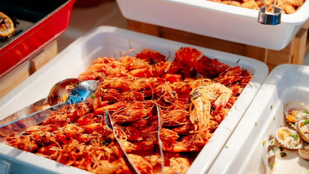 Delicious grilled shrimp platter served at a seafood buffet in Nha Trang, Vietnam.