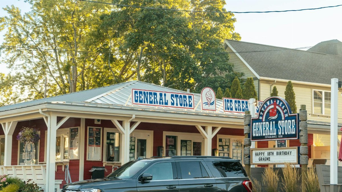 Charming general store with ice cream parlor in Holland, Michigan, on a sunny day.