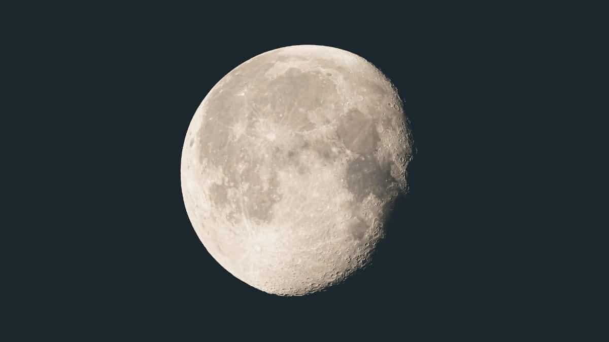 High-resolution image of a waning gibbous moon against a clear night sky in Darien, CT.