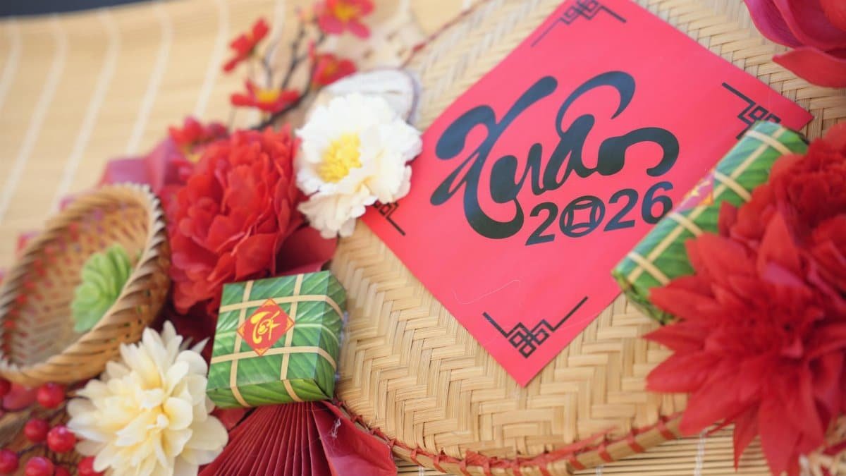 Vibrant Lunar New Year 2026 decoration featuring flowers and traditional elements for a festive ambiance.