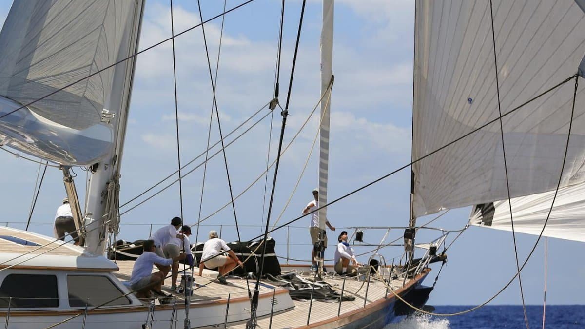 Exciting sailing experience on the open sea with crew aboard a sailboat in Saint Barthélemy.