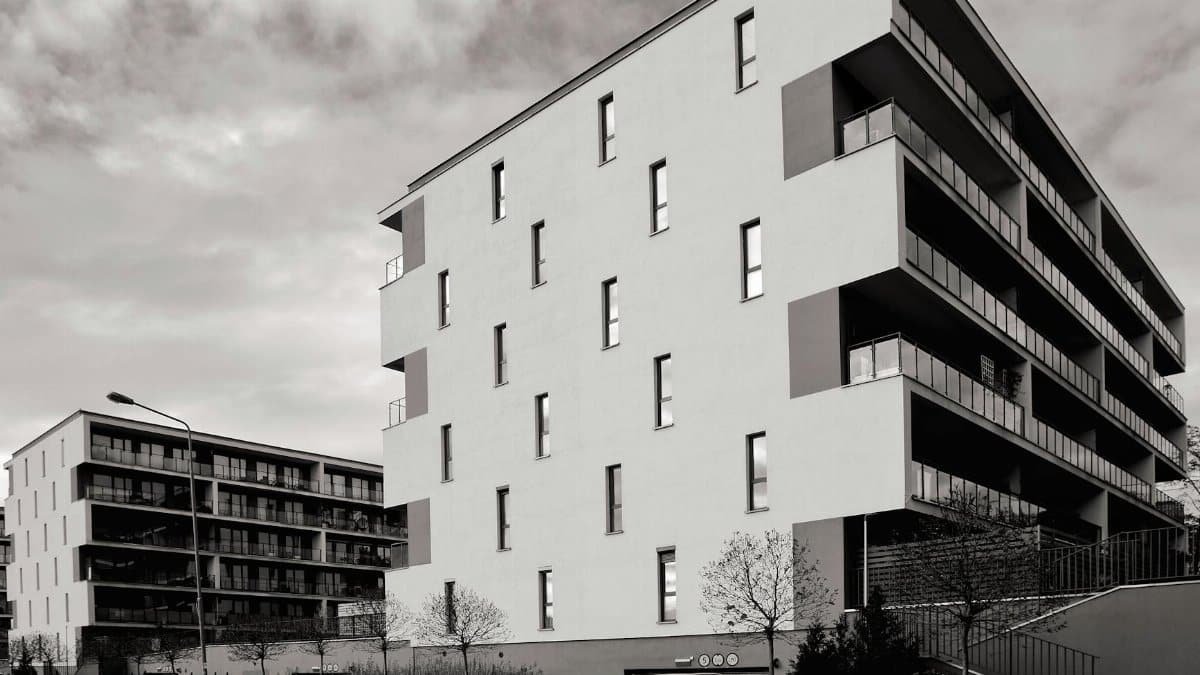 Black and white photo of modern apartments in Zielona Góra, Poland.