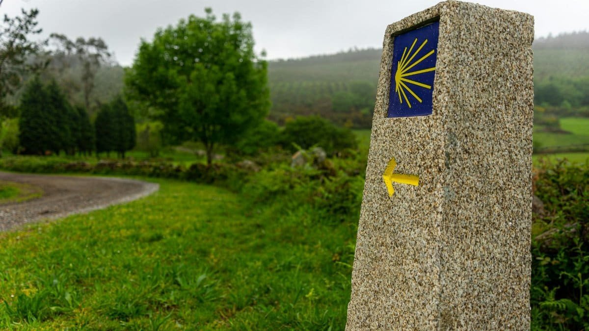 A tranquil scene of a waymark on the Camino de Santiago walking route.