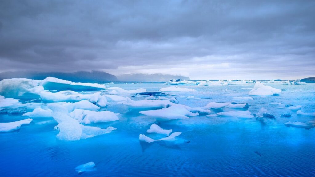 Explore the stunning ice formations in Jökulsárlón, Iceland's iconic glacier lagoon.