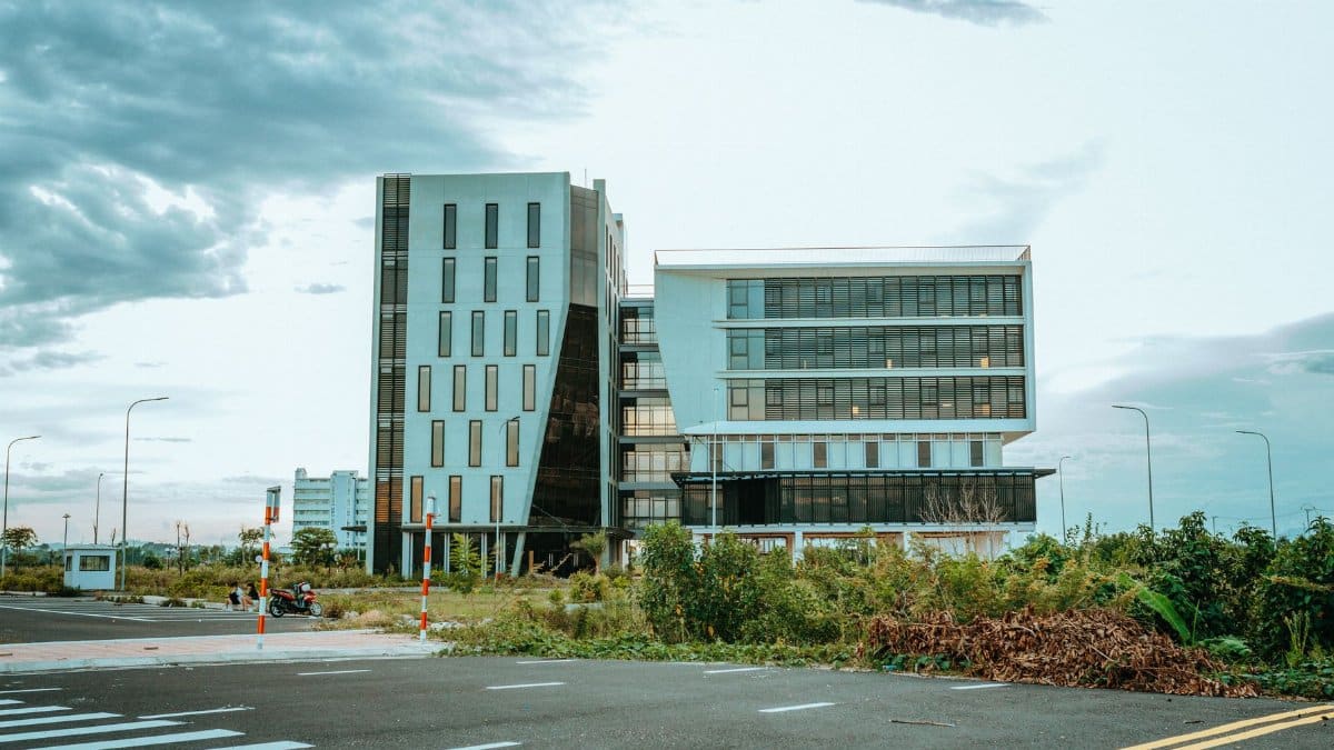 Contemporary architecture in Kon Tum, Vietnam under a cloudy sky.