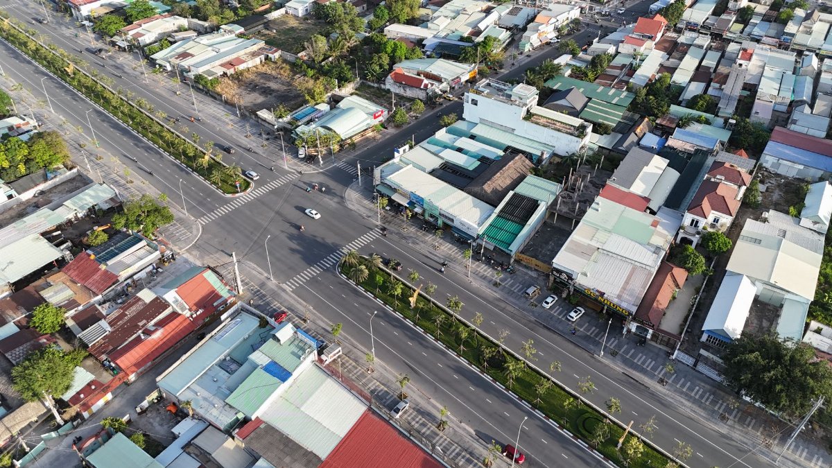 Aerial view of Phú Mỹ intersection showcasing urban landscape and architecture.