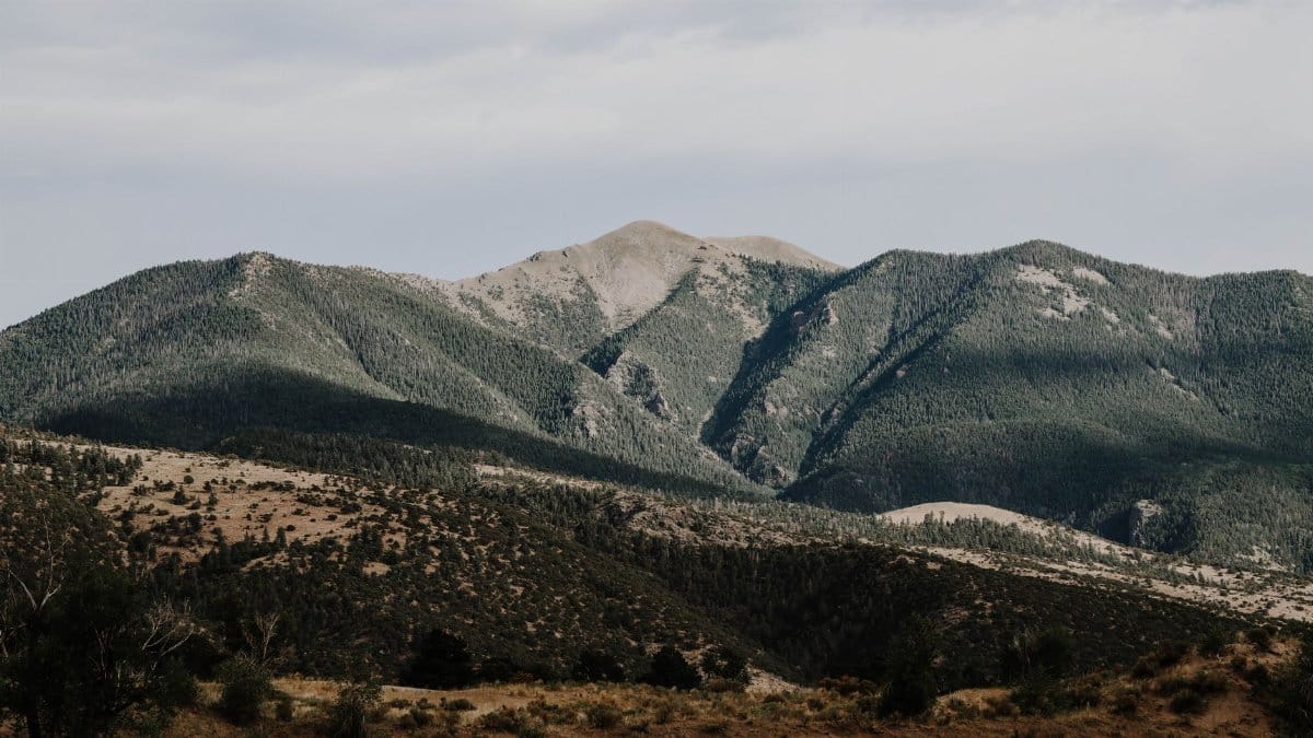 Majestic mountain landscape in Alamosa, Colorado, capturing nature's beauty.