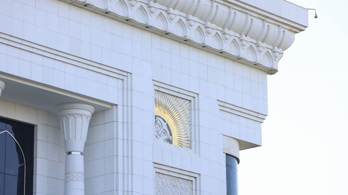 Detailed view of a modern architectural facade with classical elements in Oʻzbekiston.