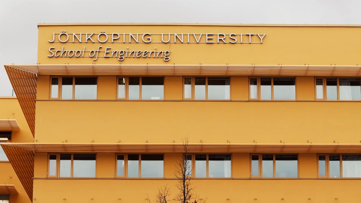 Front view of Jönköping University School of Engineering exterior in Sweden.
