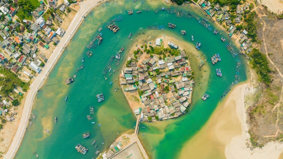 Discover the unique aerial perspective of a coastal town on an island in Quảng Ngãi, Vietnam.