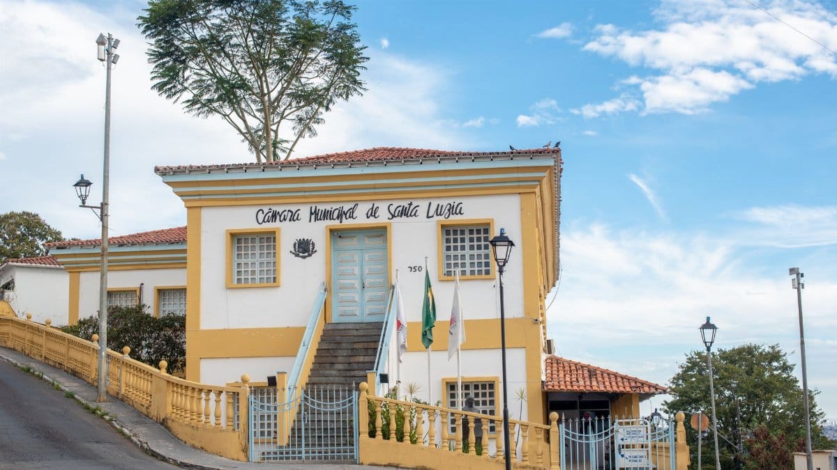 The historic City Council building of Santa Luzia, showcasing colonial architecture against a blue sky.
