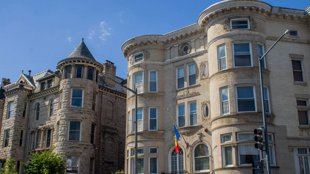 Beautiful historic buildings under a clear blue sky in Washington, D.C.
