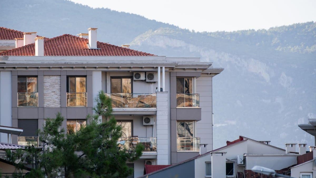Contemporary apartments with mountain backdrop in Bornova, İzmir, Türkiye.