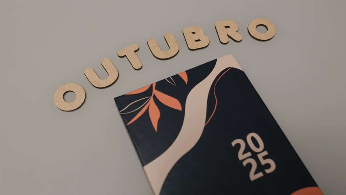 Stylish 2025 planner with October theme and elegant design, perfect for organization.
