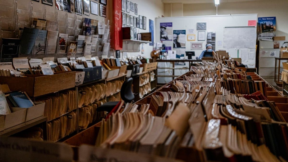 Explore a cozy bookstore with vintage books and a knowledgeable staff. Perfect for book lovers.